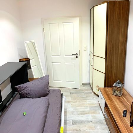Ferienwohnungen Arp "2O" Mit Garten Und Parkplatz Itzehoe Buitenkant foto